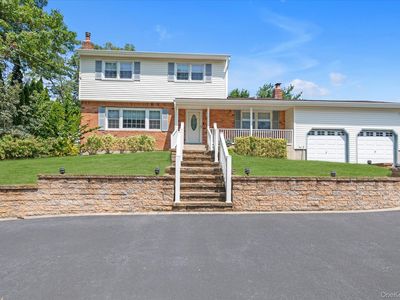 105 Lone Oak Path, Smithtown, NY, 11787