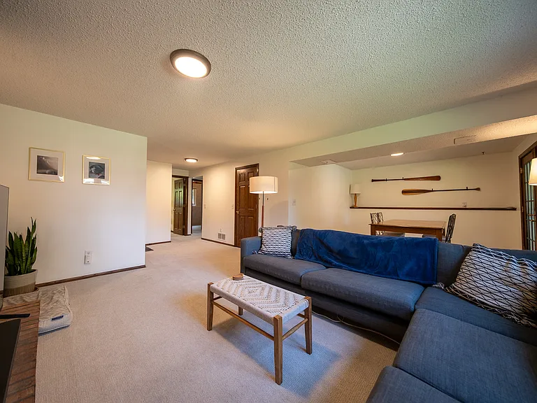 1581 Woodside Ct NE — Photo 22