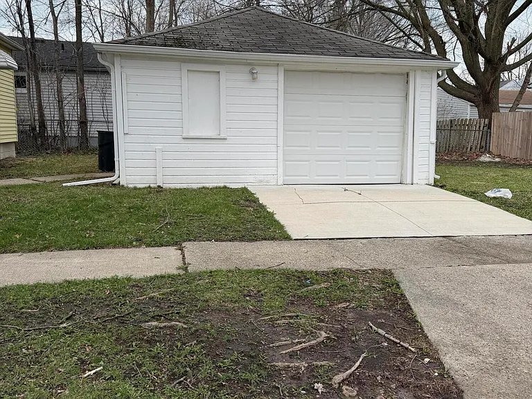 20202 Washtenaw St — Photo 3