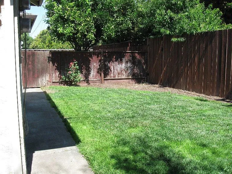 37872 Argyle Rd — Photo 2