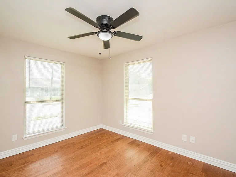 6018 Collingsworth St #1 — Photo 9