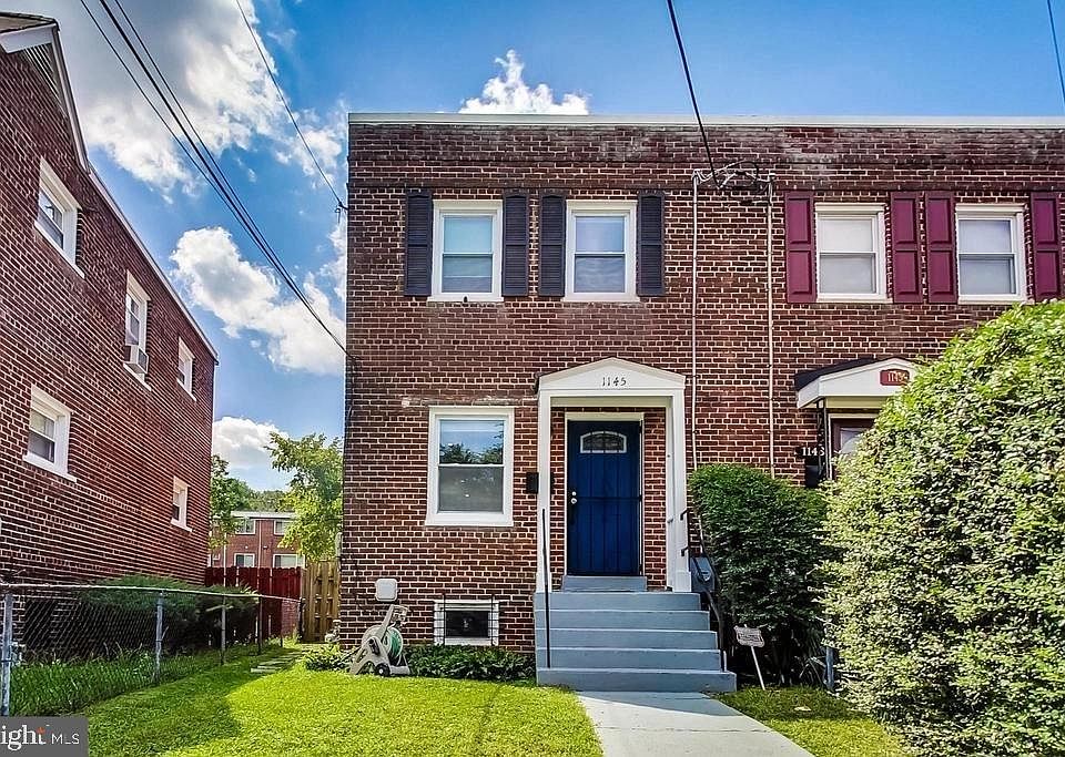1st image of 1145 46th Pl SE