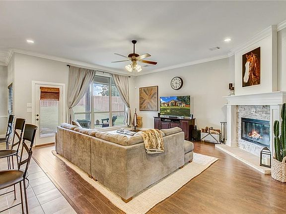 5th image of 105 Kari Linda Ct