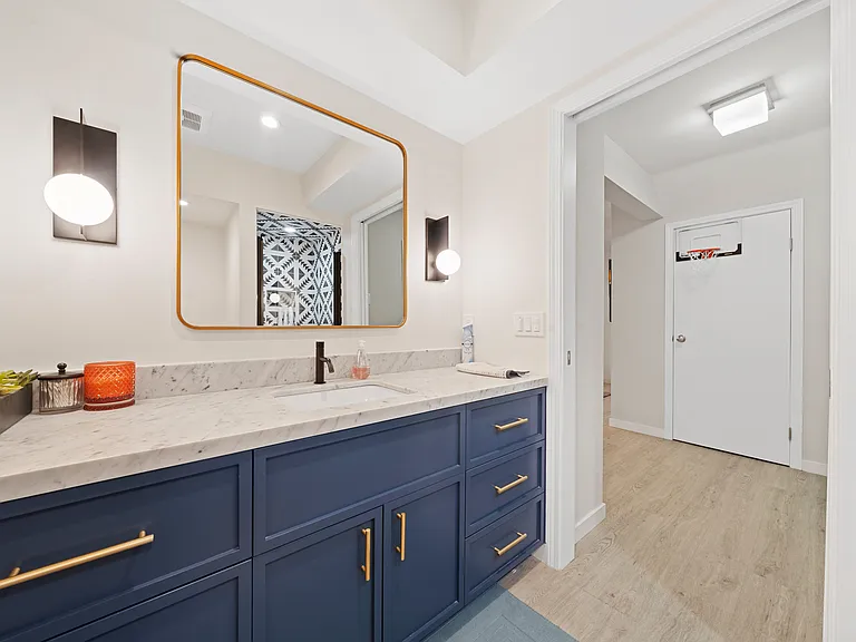 2339 Laguna St — Photo 22