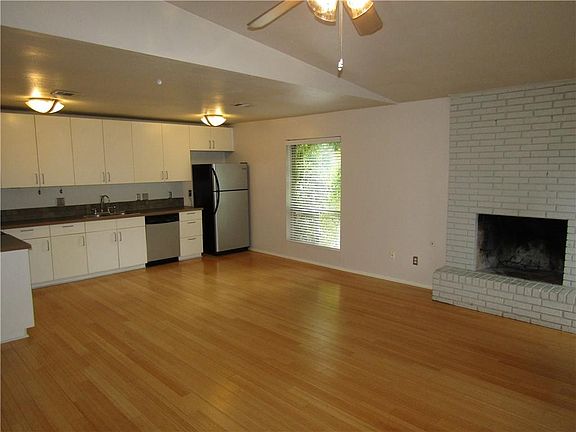 3rd image of 2308 La Casa Dr #A