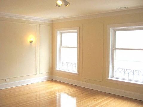 3rd image of 6142 N Kenmore Ave APT 2