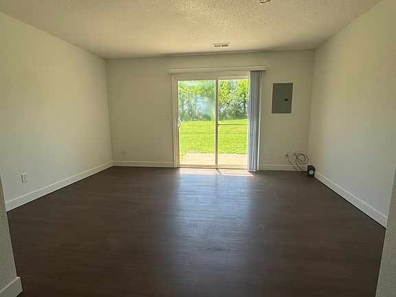 3rd image of 2300 Saint James Ct #1bf1da891