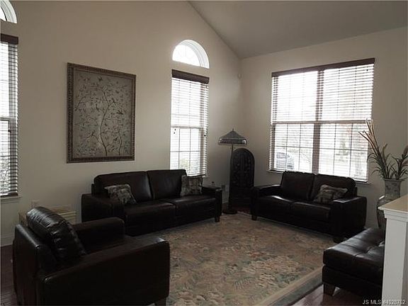 3rd image of 22 Cypress Ct