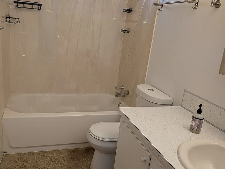 418 S Elder St #418 — Photo 7