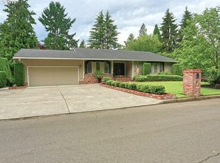 17450 Tree Top Way, Lake Oswego, OR 97034
