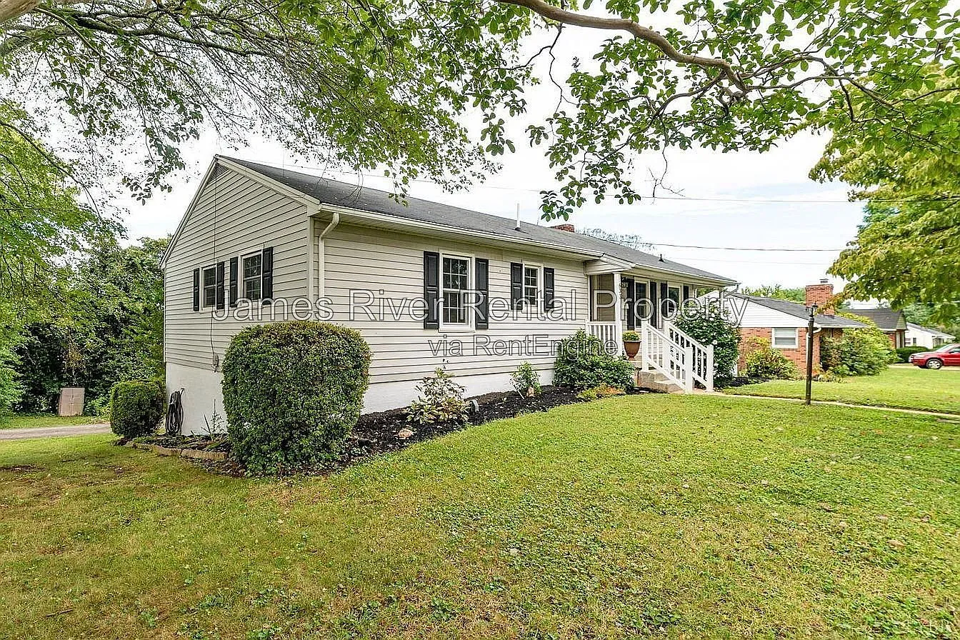 3 bed, 1.0 bath, $1,285 — Photo 2