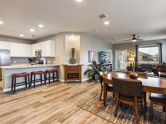 5th image of 1701 Logan Dr Unit 45