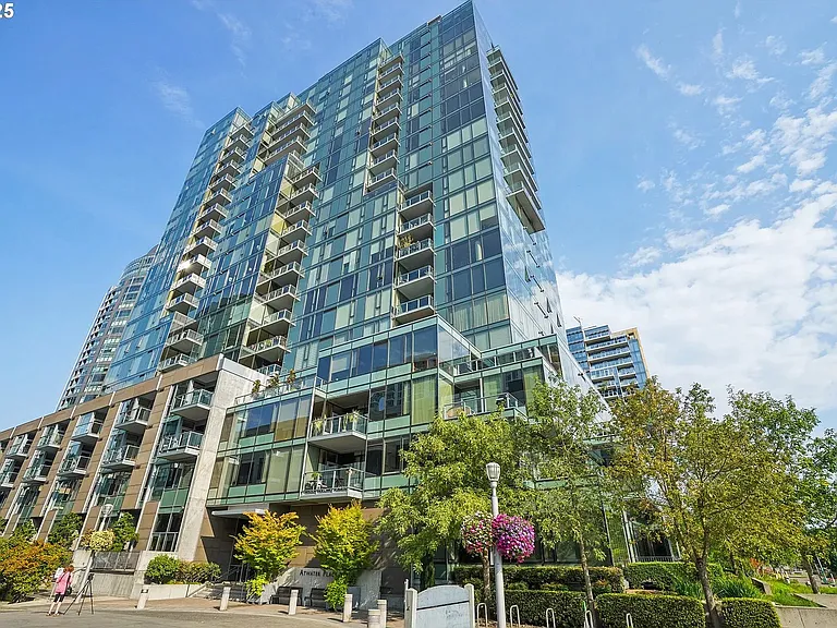 841 SW Gaines St #1400 — Photo 1