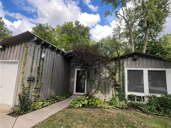 5409 Reeds Rd, Mission, KS 66202