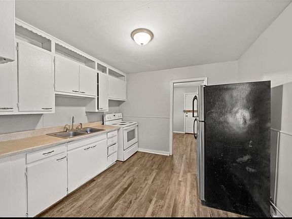 4th image of 7015 College Ave