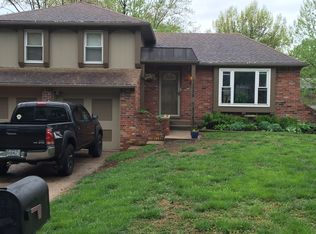 2908 NW Bristol Ct, Blue Springs, MO 64015