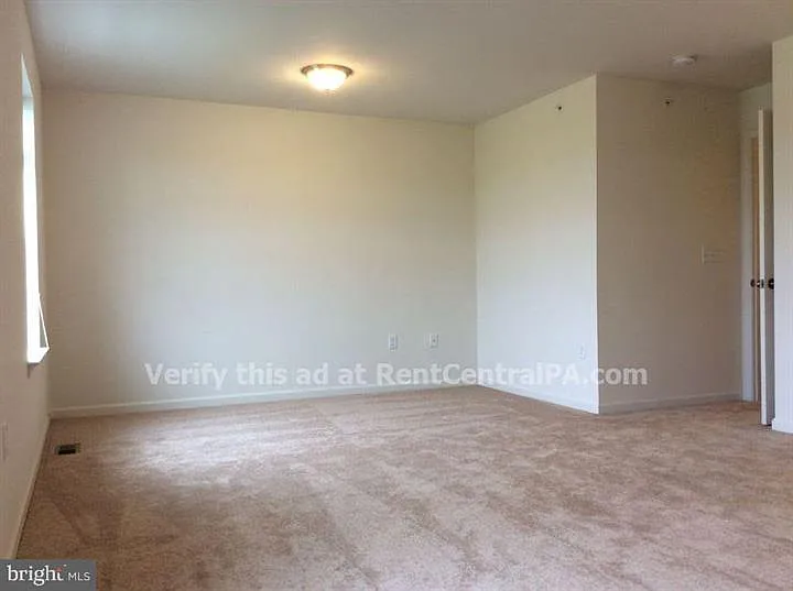 3 Simon Ct — Photo 4