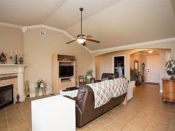 5th image of 3002 SW Wargate Ave
