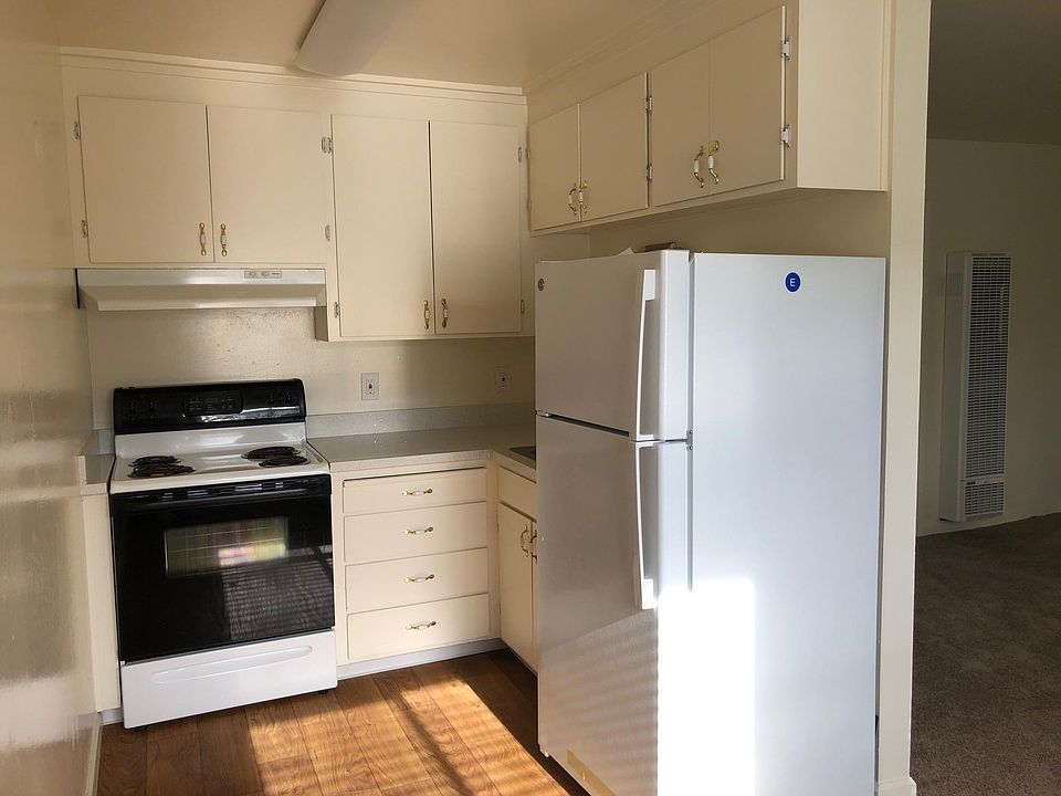 1st image of 4589 Hamilton Ave #14