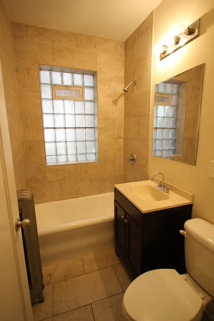 2339 W Rosemont Ave — Photo 4