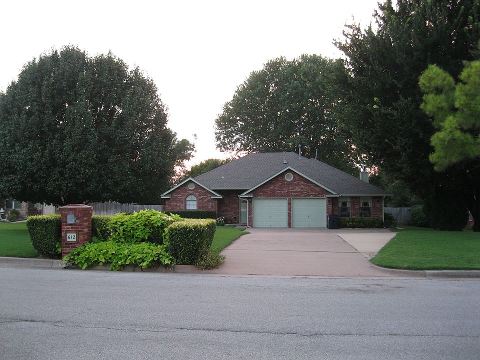 1st image of 612 Parkwoods Dr