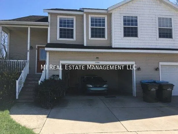 4 bed, 2.0 bath, 1800 sqft, $1,995 — Photo 1