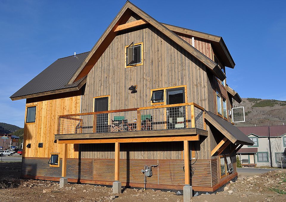 2nd image of 177 Elcho Ave