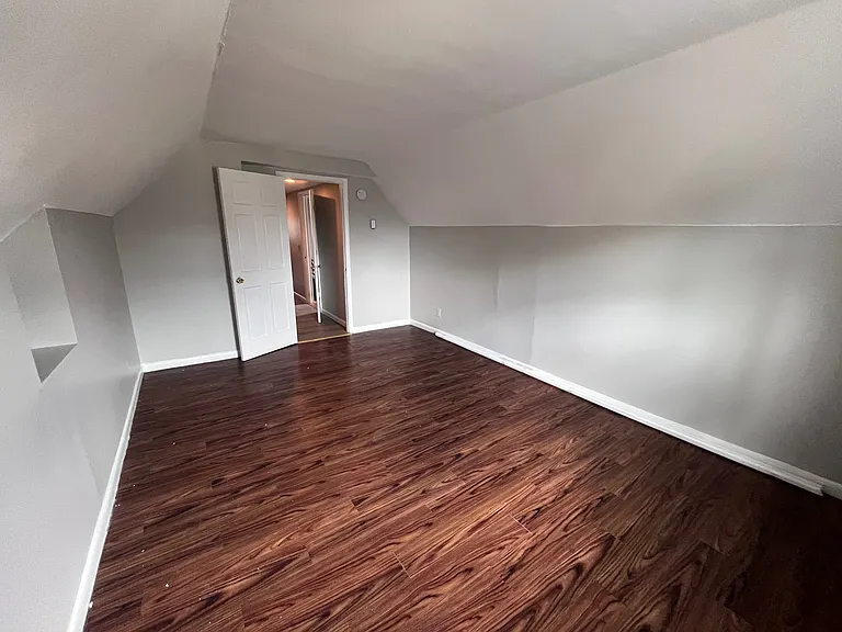 201 Main St #4 — Photo 5