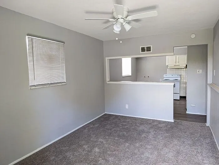 335 Chambers Rd #335 — Photo 2