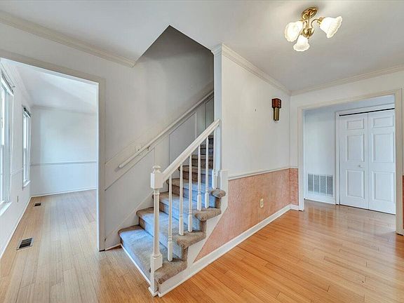 5th image of 1633 Millwood Dr