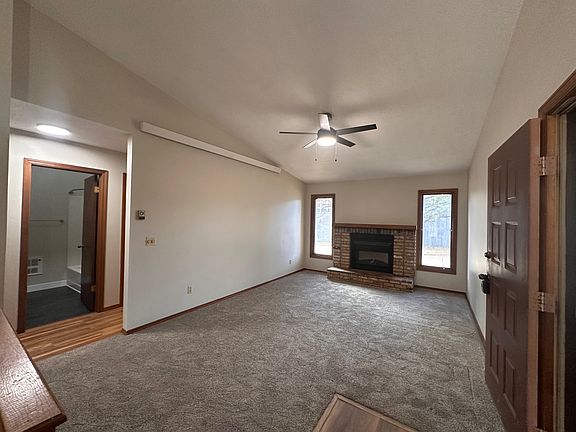 4th image of 4904 Stoney Brook Ct #1