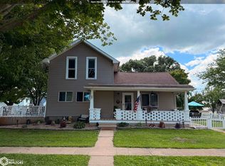 27 1st St SE, Nora Springs, IA 50458