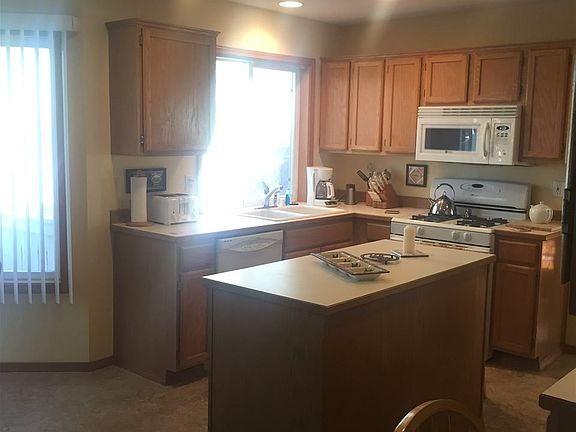 3rd image of 4028 S Greystone Ln
