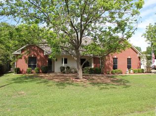 301 San Jacinto St, Maud, TX 75567