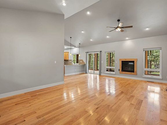 4th image of 699 Beaver Creek Drive