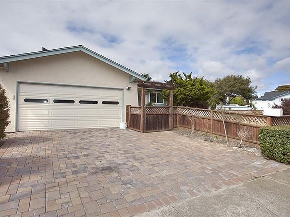 3rd image of 418 Casa Del Mar Dr