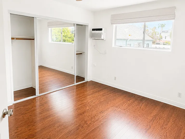 1427 N Gardner St #2 — Photo 5