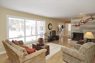3rd image of 150 Stafford Ave