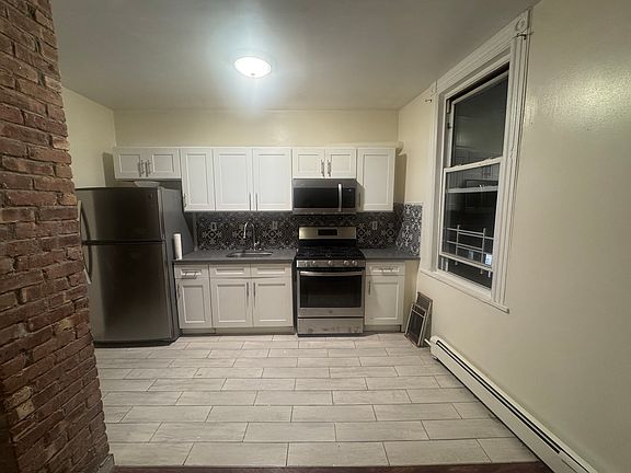 5th image of 192 Etna St Floor 2