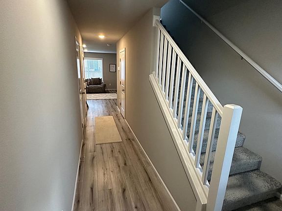 2nd image of 2710 Leaning Oak Pl SE