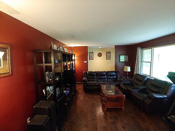 4th image of 2476 Marcia Dr