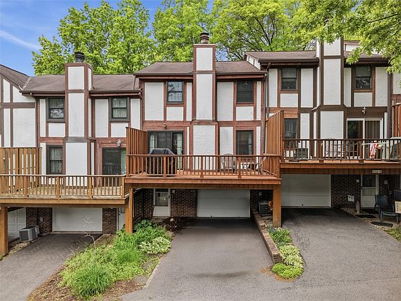 3rd image of 203 Sheffield Ct
