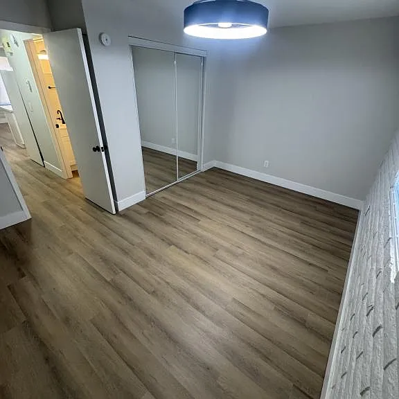 571 Campbell St — Photo 5