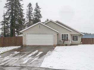 2185 NE Village Ct, McMinnville, OR 97128