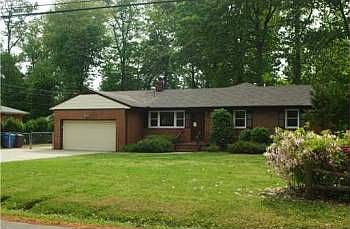 1st image of 913 Hollywood Dr