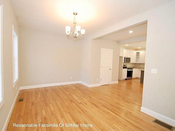 4th image of 109 Lantern Drive