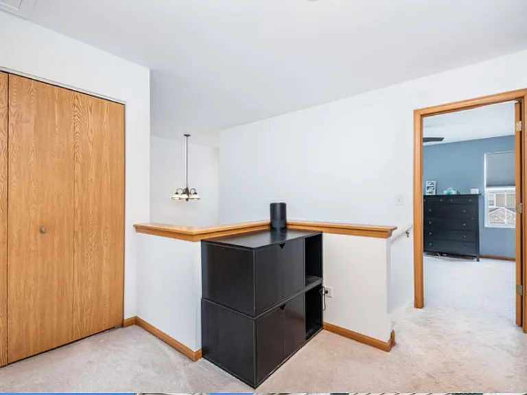 4022 Oak Tree Ln — Photo 10