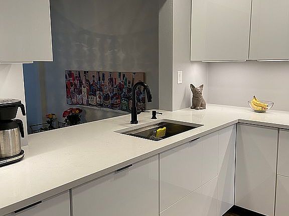 4th image of 701 Coquina Ln