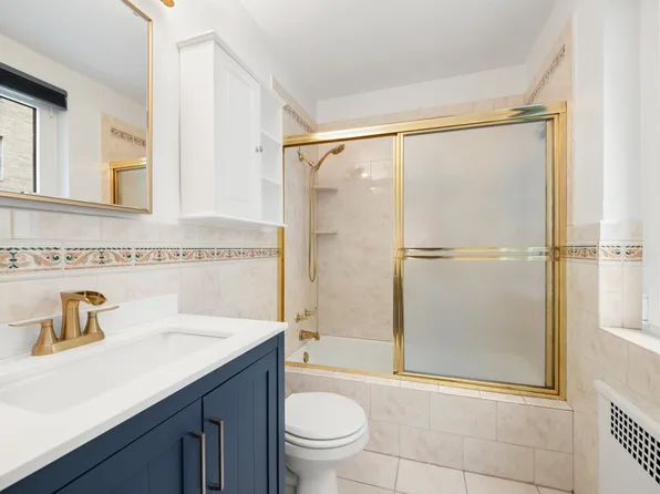 860 Fifth Avenue image 5 of 7