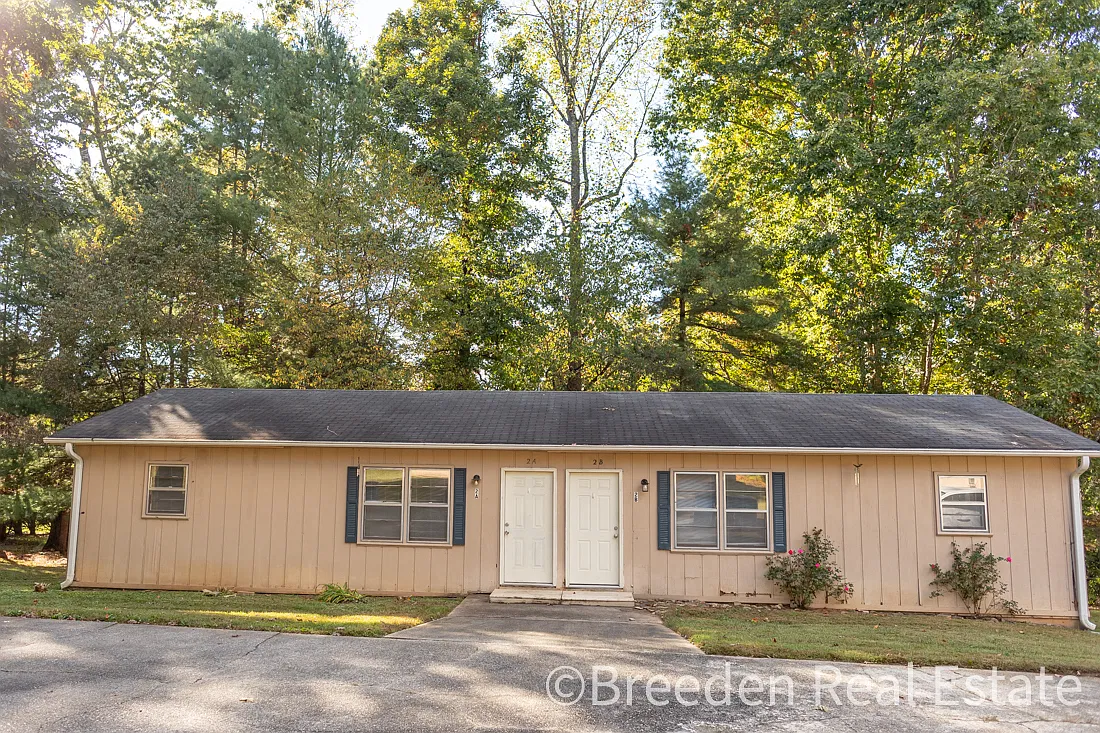 338-01: Gamecroft Duplexes — Photo 3
